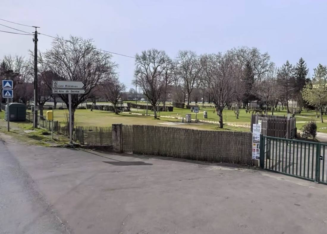 Stellplatz Confolens — Campervan Site in Confolens