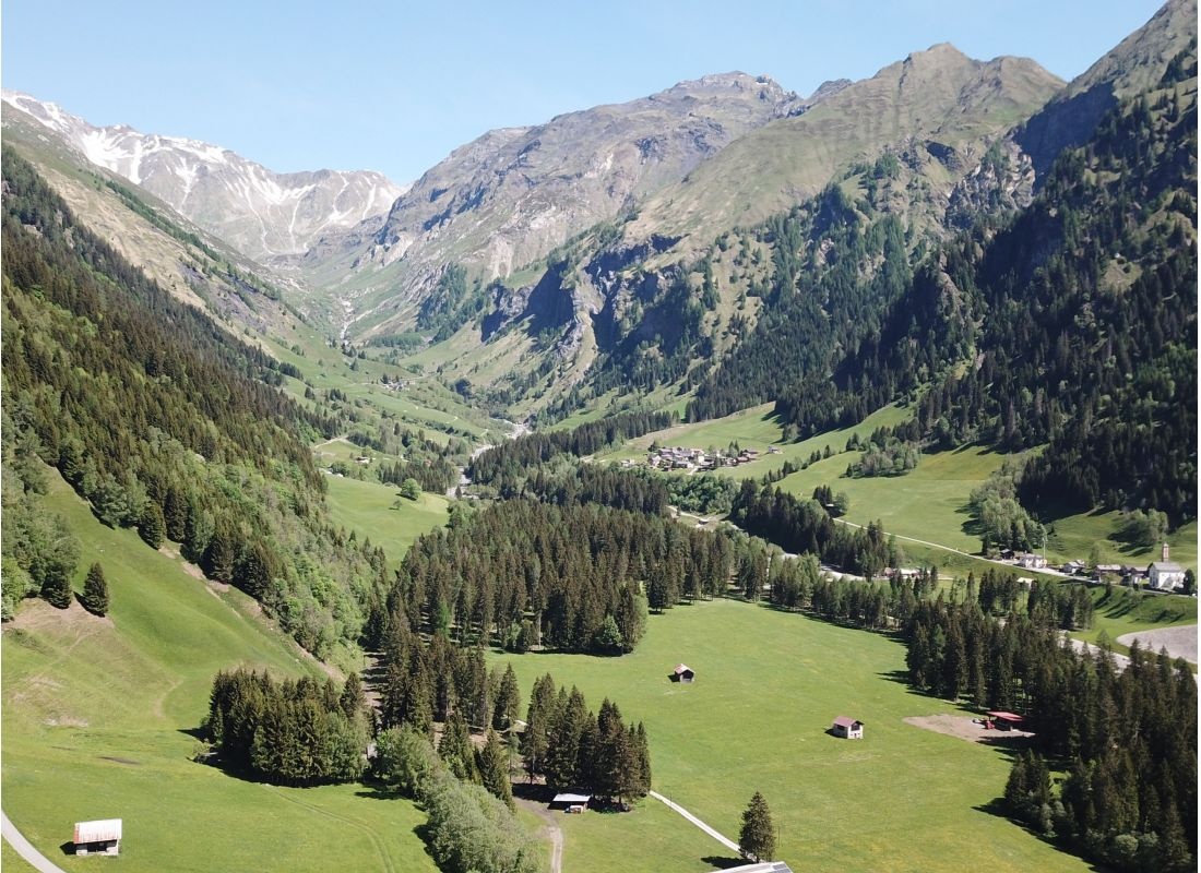 Parco Saracino - Ghirone Blenio — Bobilplass in Blenio