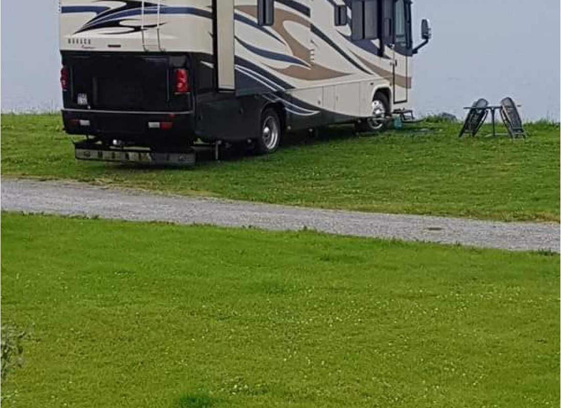 Kvisterø Fjordcamping — Camping in Fjær