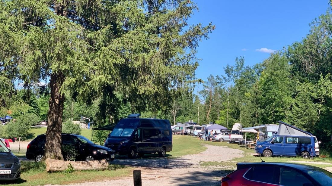 Campingplatz Königsdorf am Bibisee — Місце для кемпінгу in Königsdorf