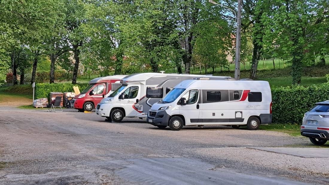 Stellplatz Azerat — Campervan Site in Azerat