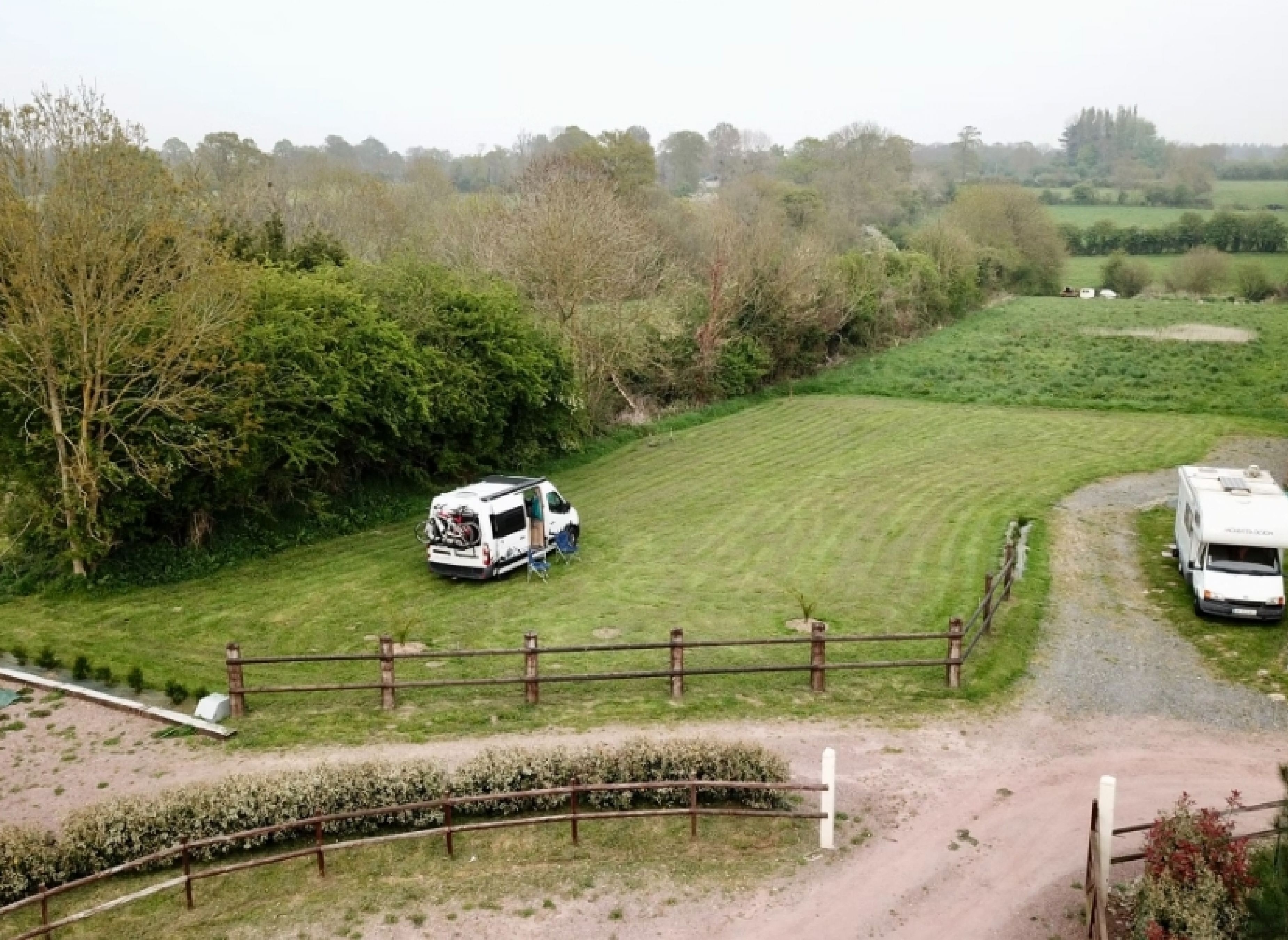 Terrain de la longue fosse — Area da campeggio in Mandeville-en-Bessin