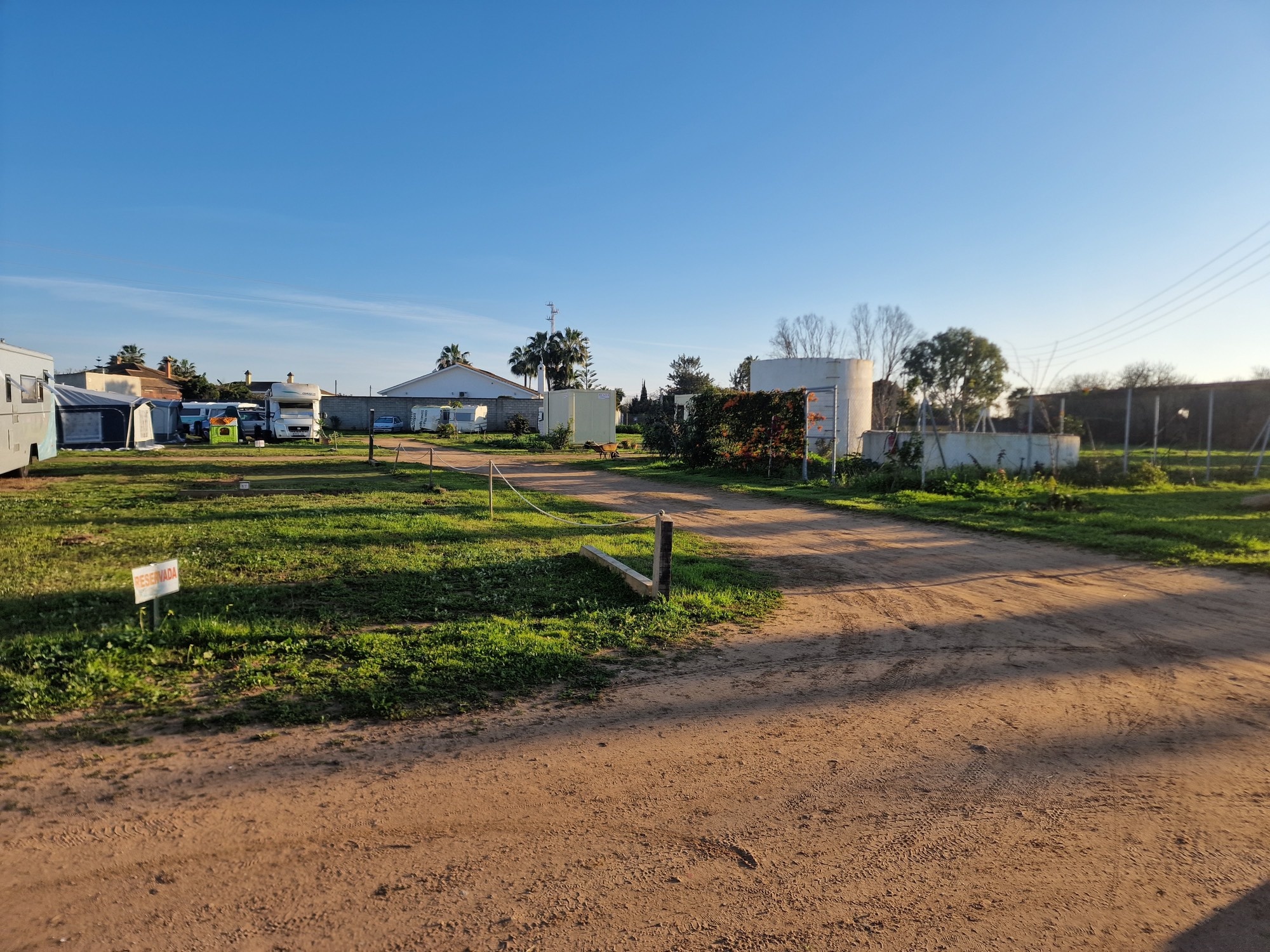 Sanlúcar de Barrameda,Carretera de la Jara — Campingplats in Sanlúcar de Barrameda