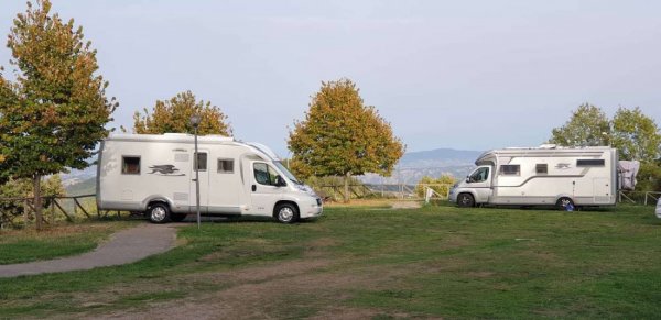 Area Sosta Camper Fardella — Fotografie 2