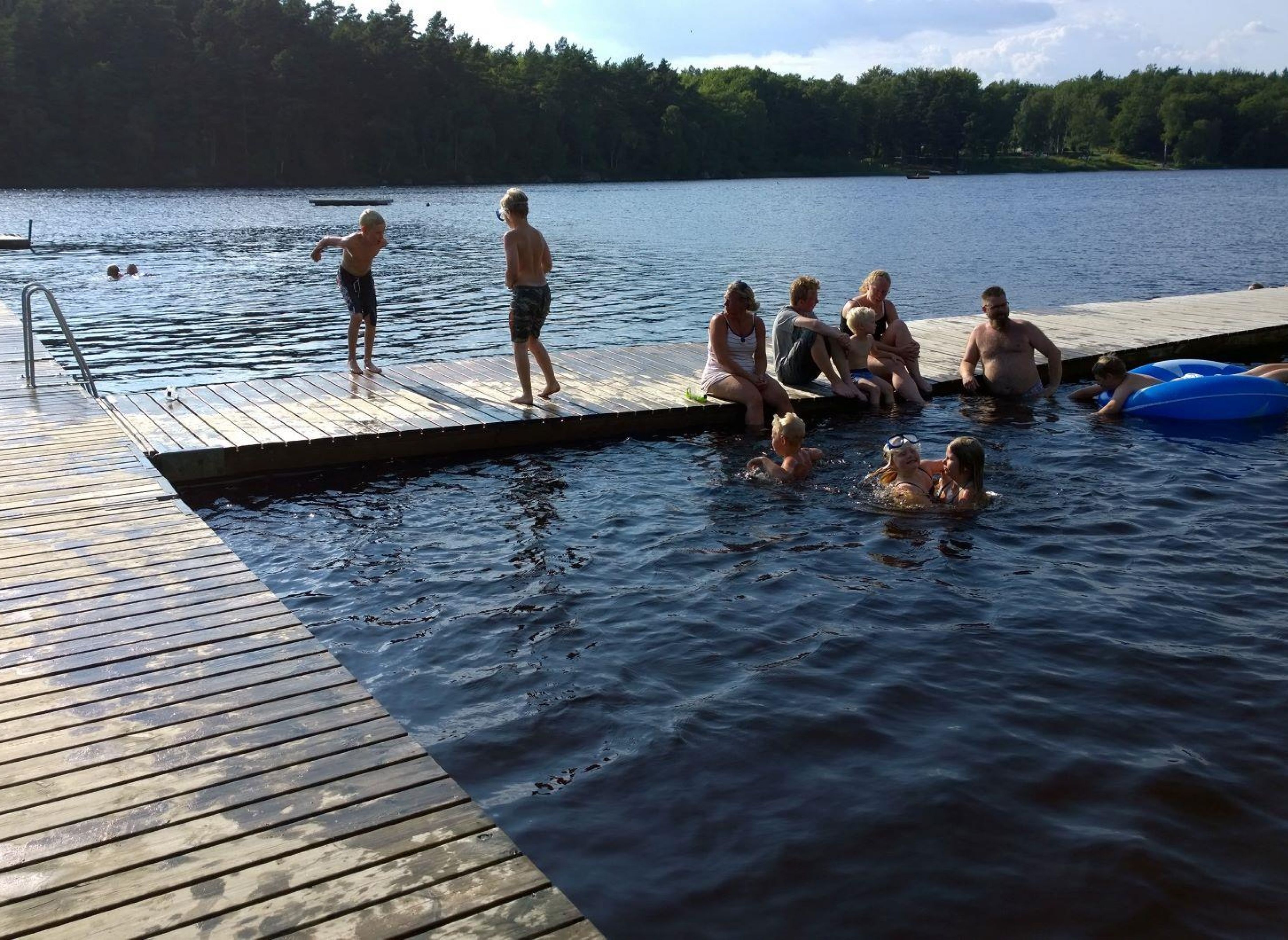 Långasjönäs Camping & Holiday Village — Camperplaats in Karlshamn