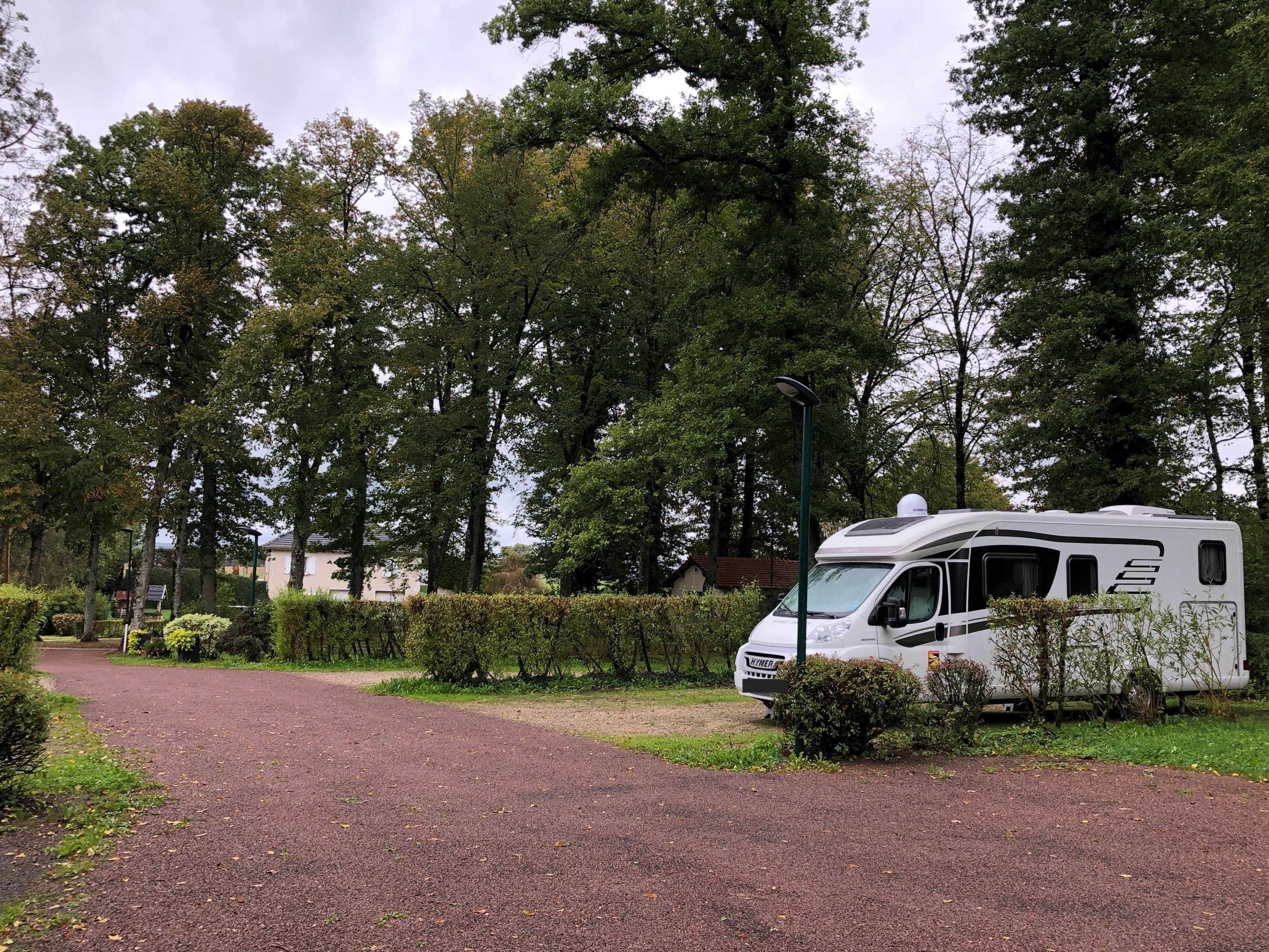 Stellplatz Corgirnon (max. 3,50 m Höhe) — Sp. parking dla kamperów in Corgirnon