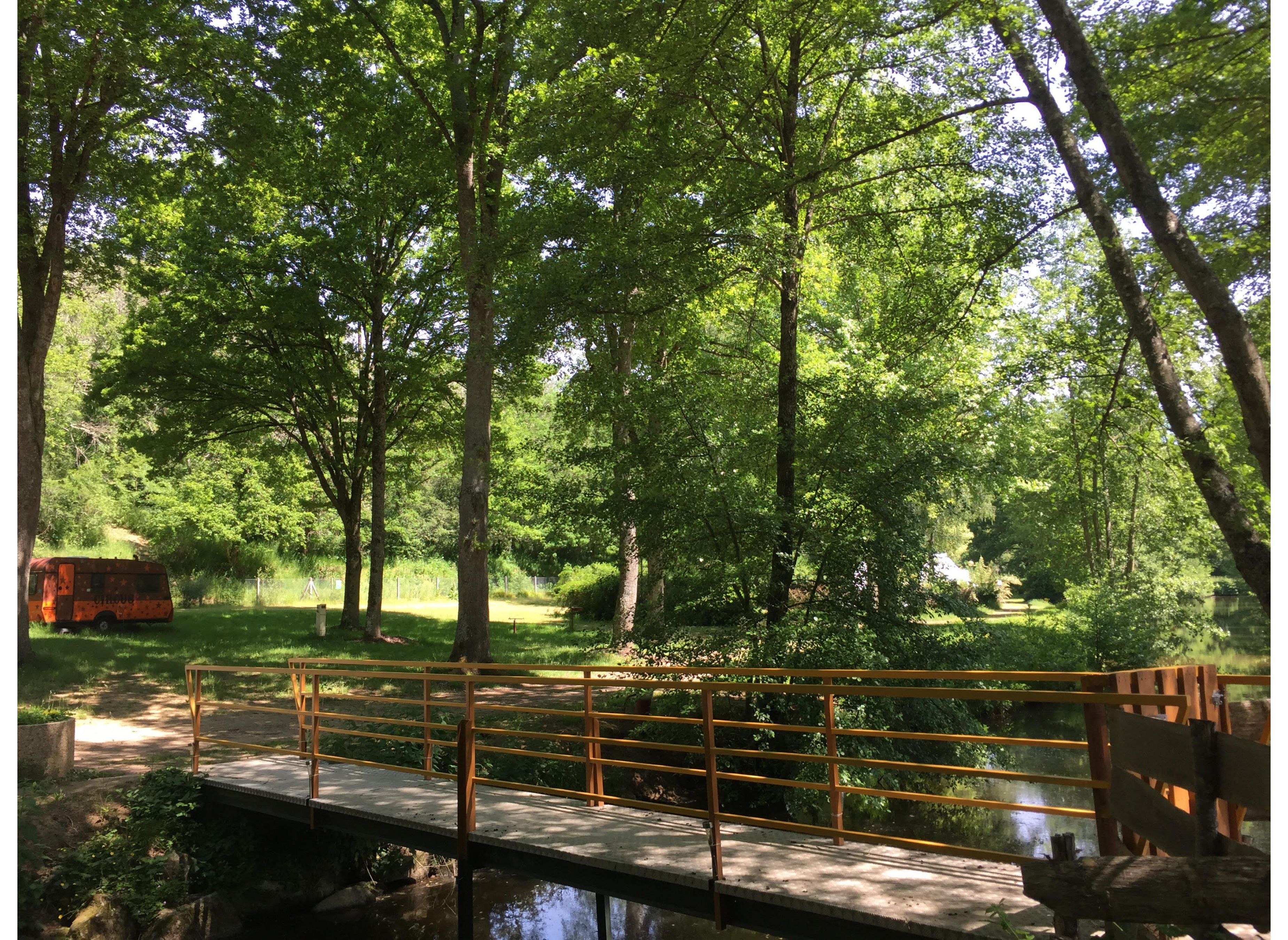 L'alternatif — Karavan Sitesi in Huriel