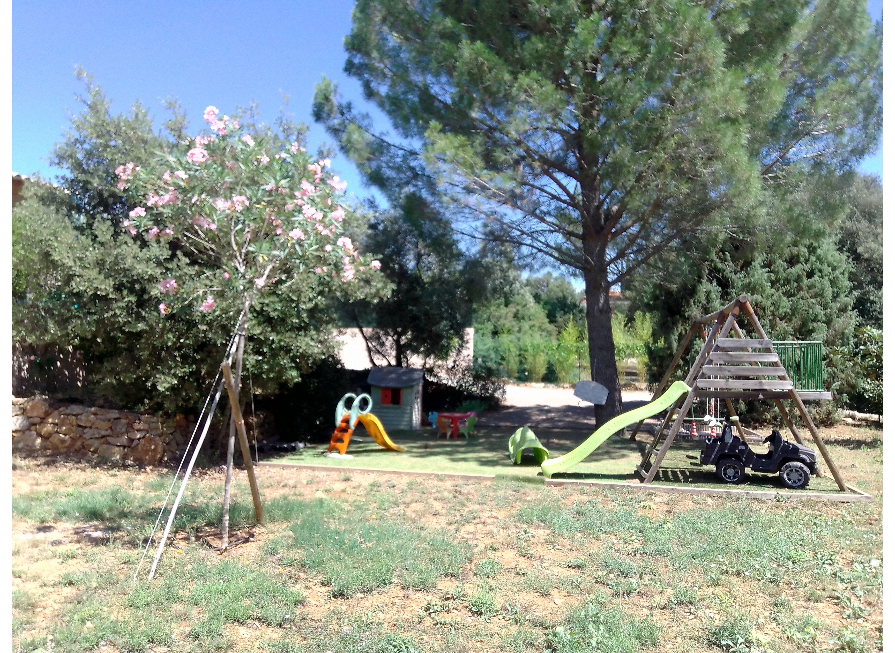 Villa à Lorgues — Kamp yeri in Lorgues