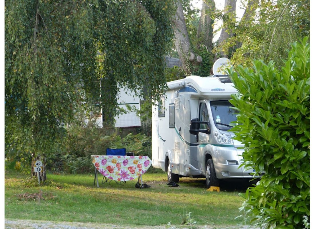 Camping Les Parcs — Karavan Sitesi in Pénestin