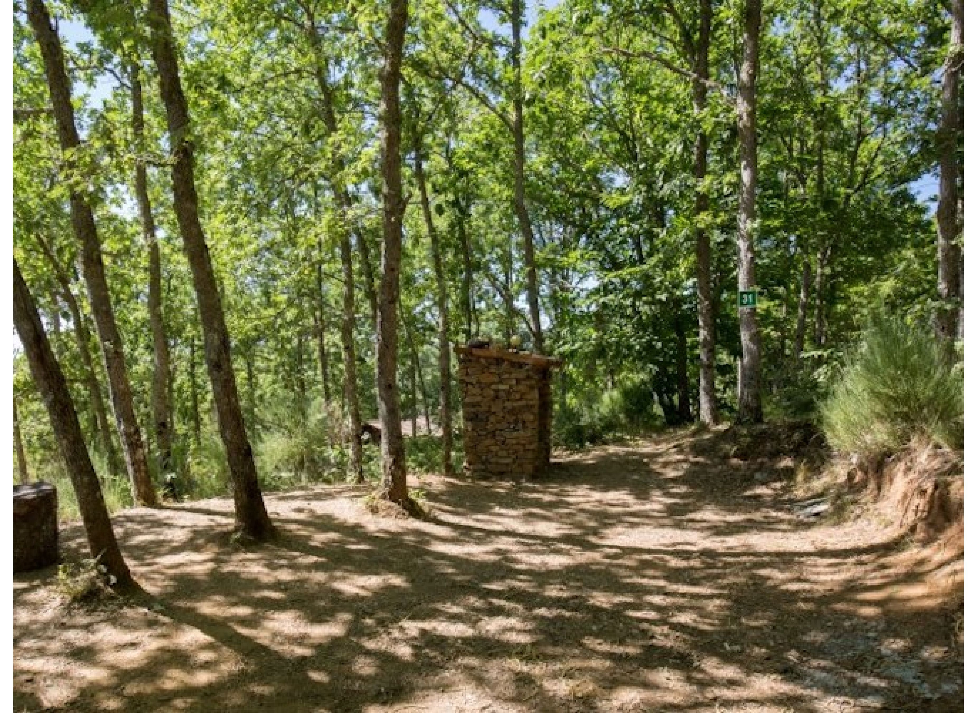 Cepo Verde Camping — Sp. parking dla kamperów in Gondesende