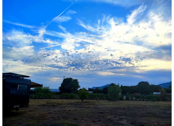 Aire privée de stationnement camping et service remplissage d'eau