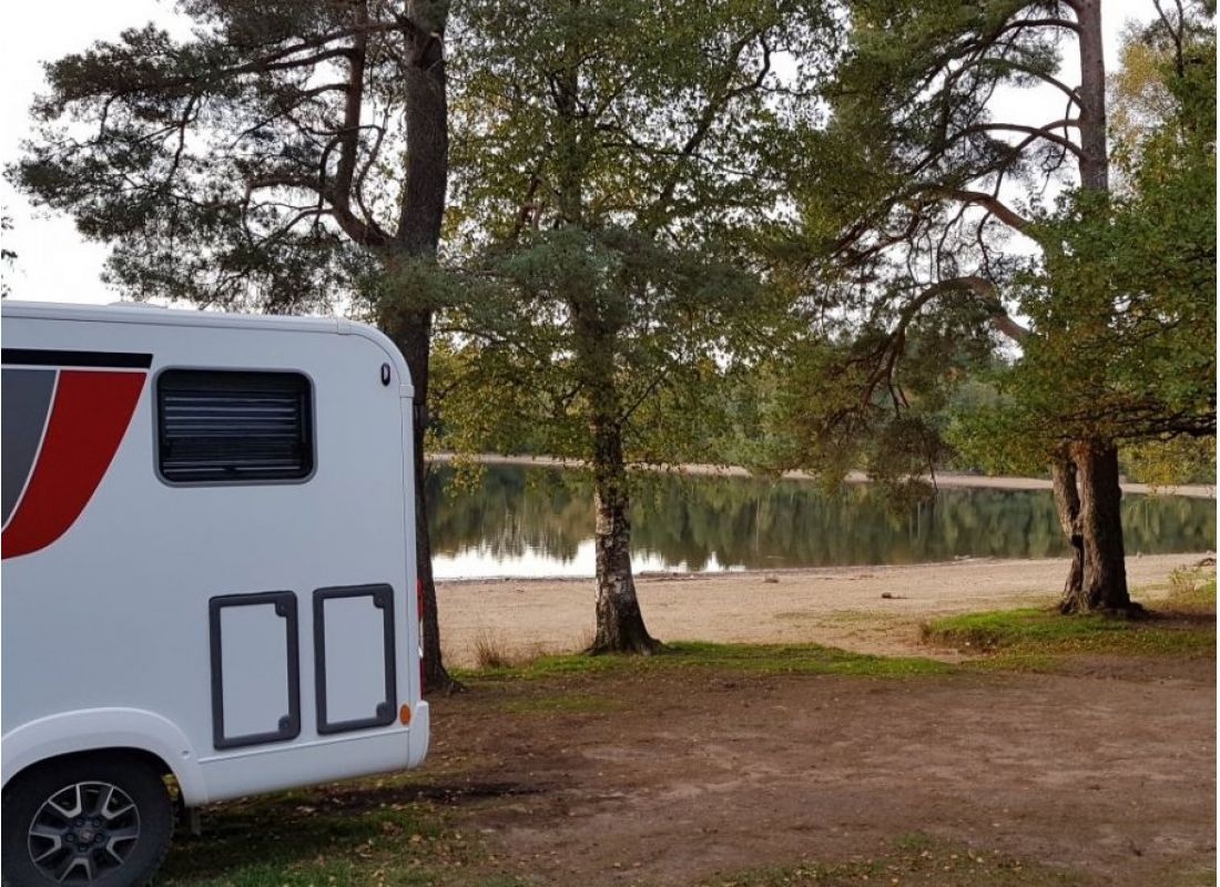 Etang du Lacet — Stellplatz in Moux-en-Morvan