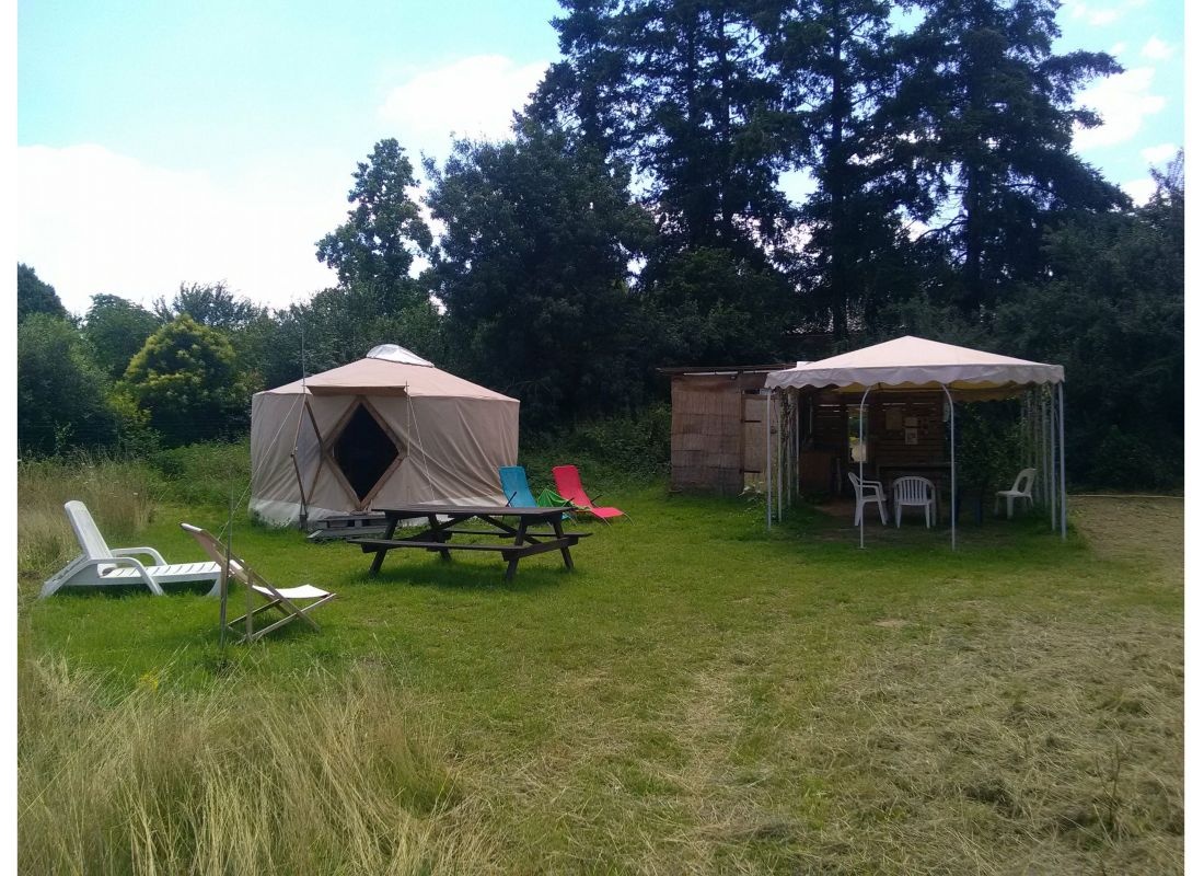 Les Illuminés — Campingplass in Péault