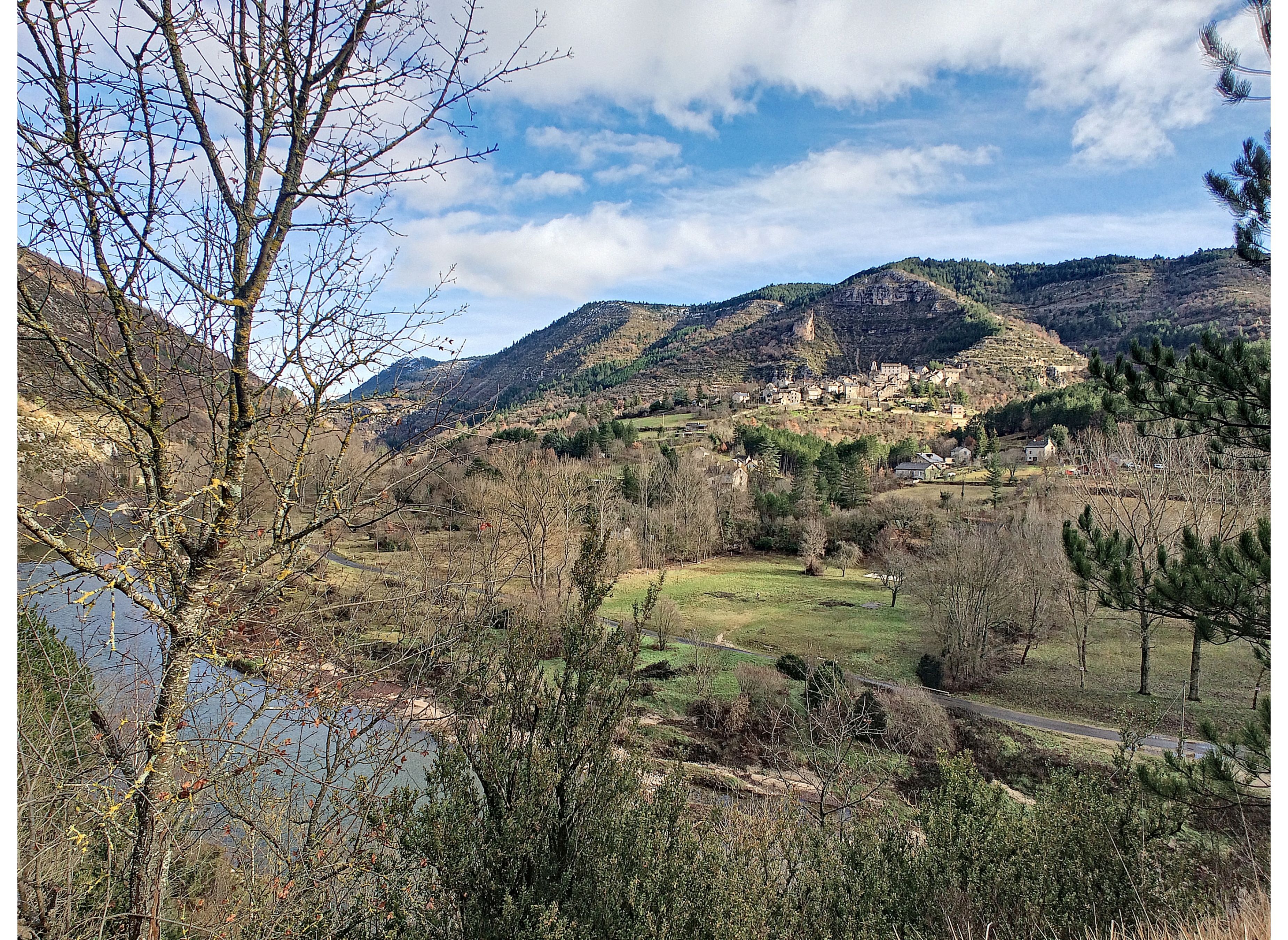 MONTBRUN — Bobilplass in Gorges du Tarn Causses