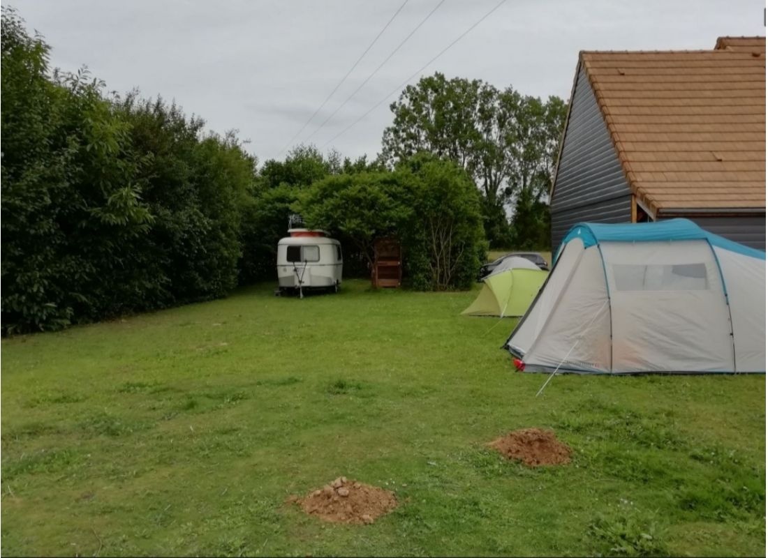Chez Angélique et Sébastien — 露营地 in Saint-Gervais-en-Belin