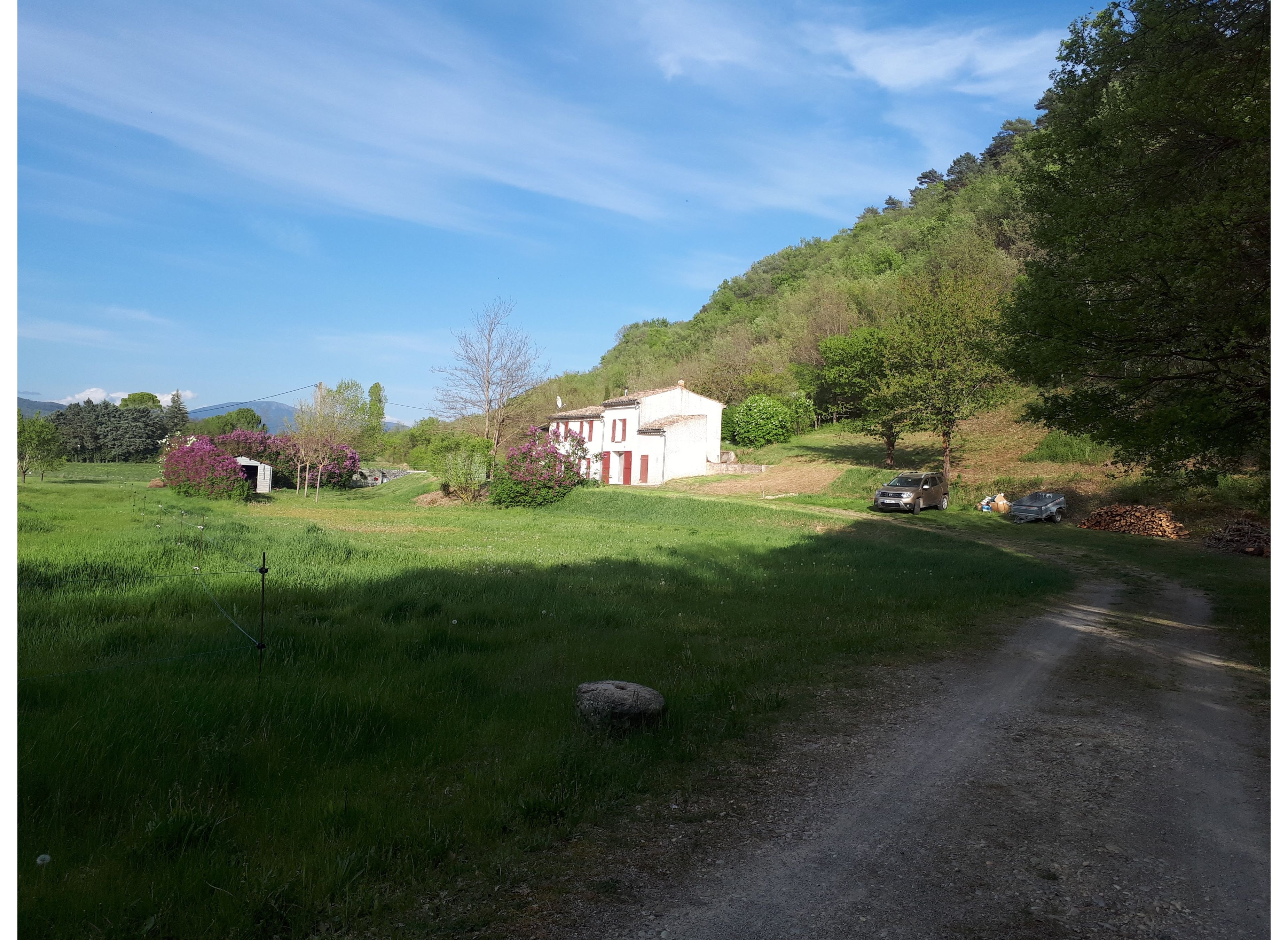 LES LAZARINS — Camperplads in Brunet