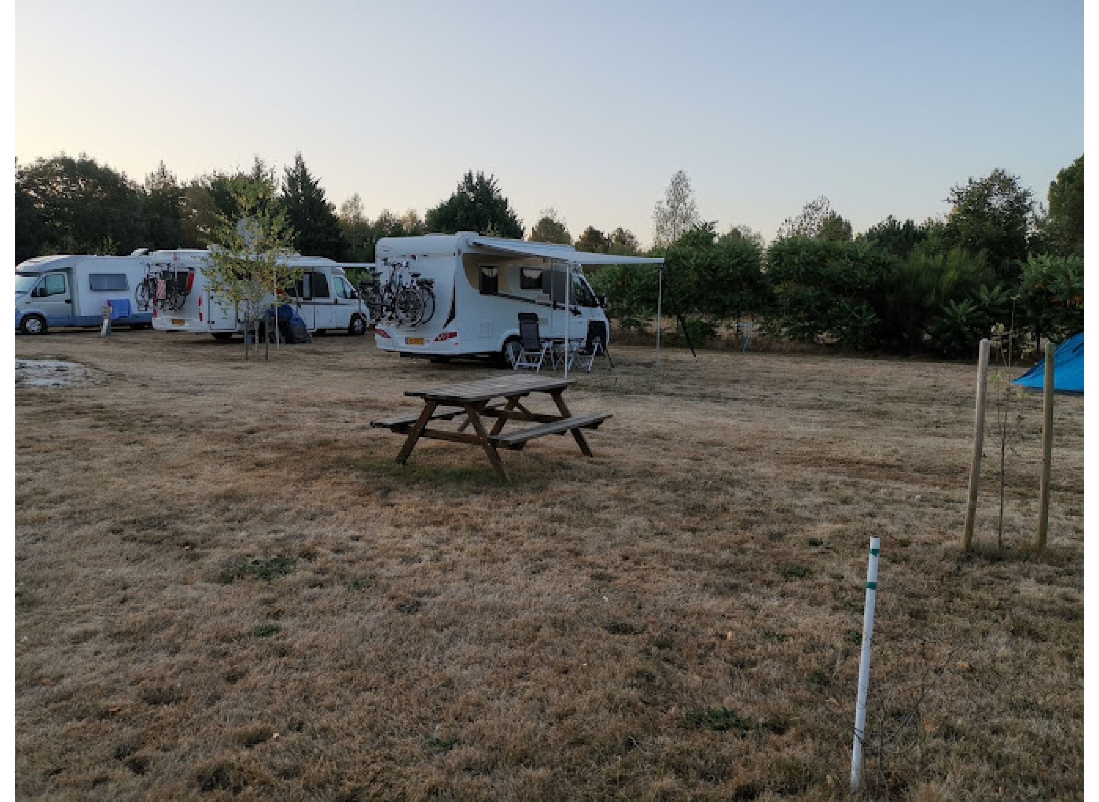 Camping La Petite Lande — Camping in Saint-Jory-de-Chalais