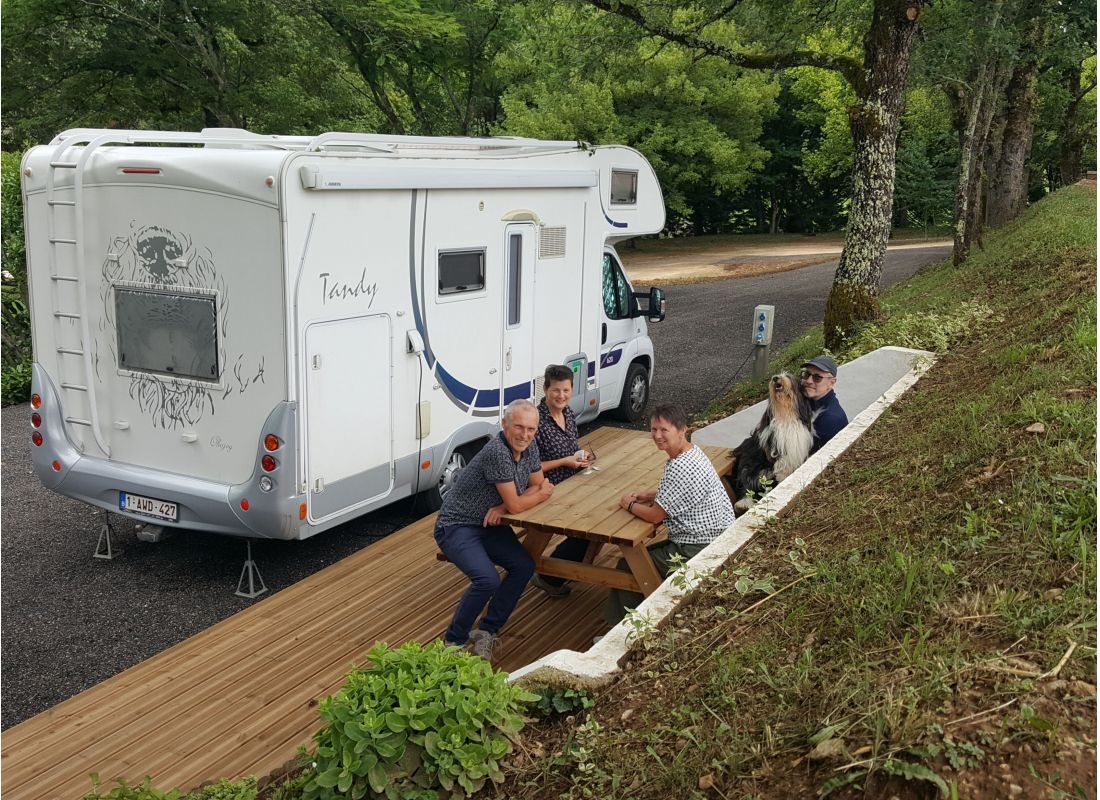 Camping Nature Le Valenty — Sítio para autocaravanas in Soturac