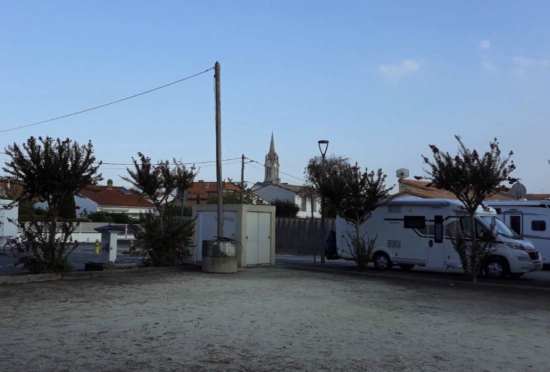 Stellplatz Saint Georges de Didonne — Area Autocaravanas in Saint-Georges-de-Didonne