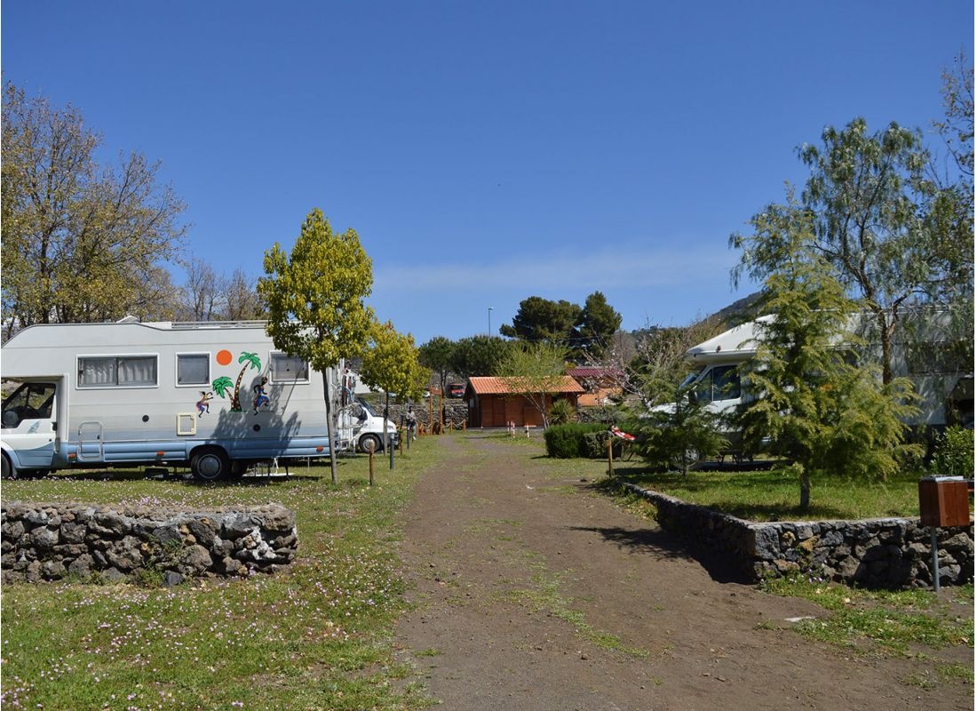 MONS GIBEL CAMPING PARK — Camping Site in Belpasso