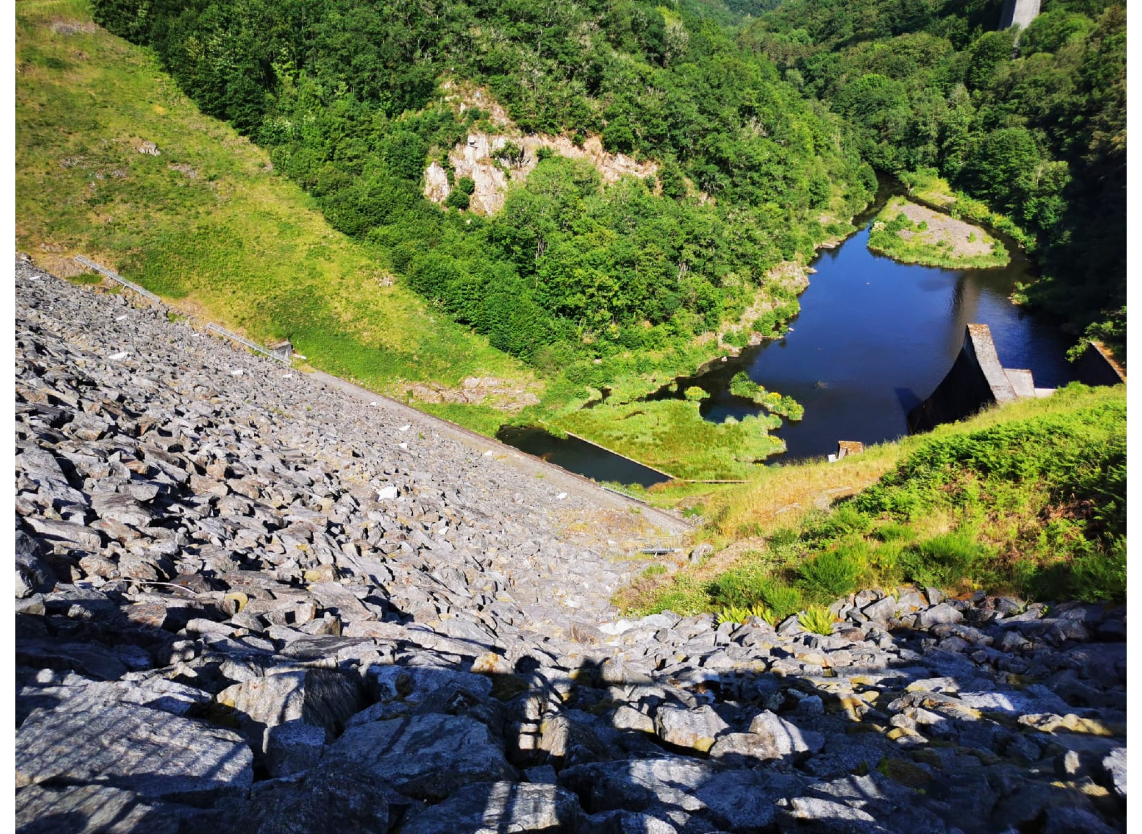 Le petit paradis — Campingplass in Queuille