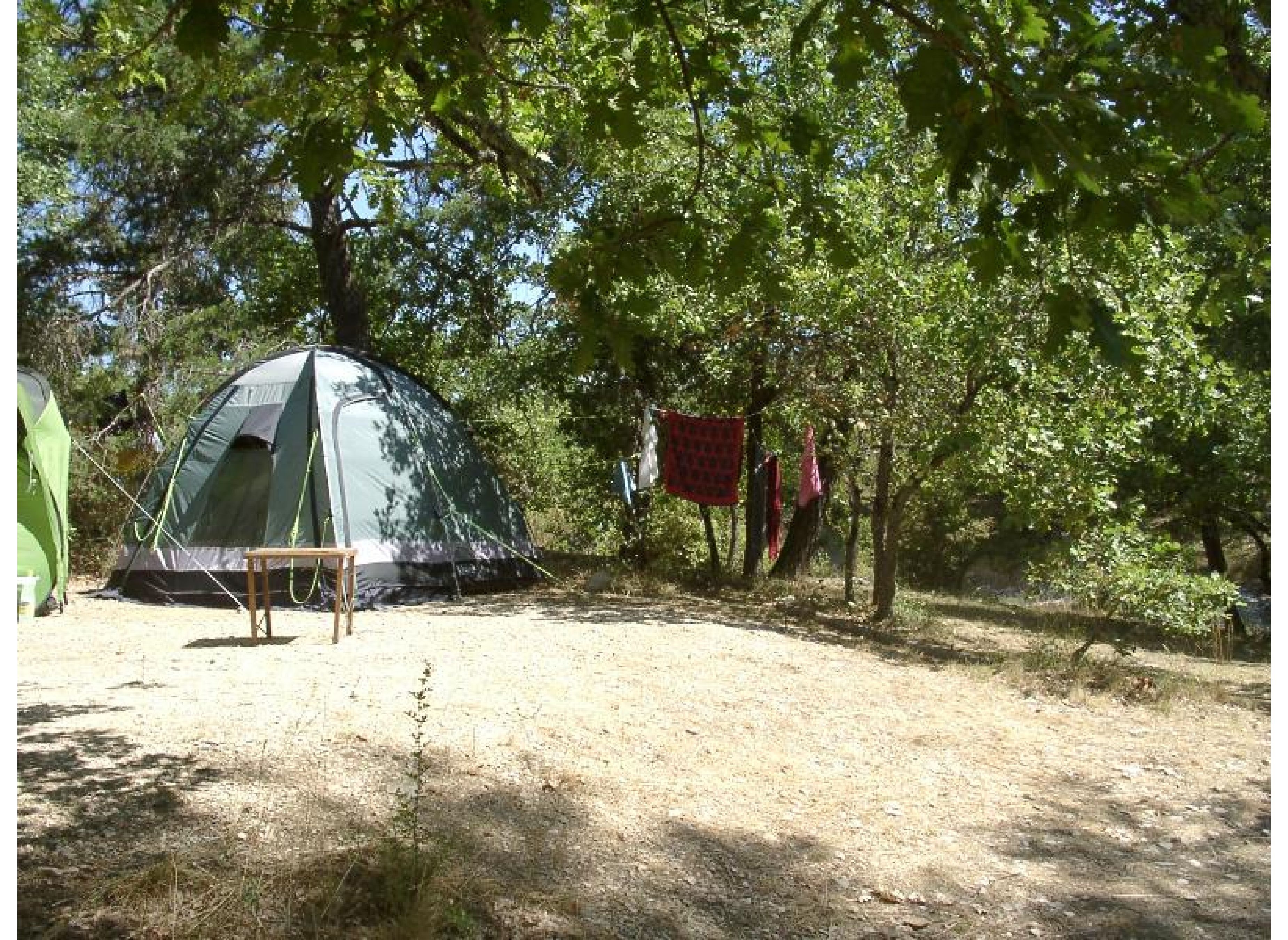 SAS Camping de Valsaintes — Stellplatz in Simiane la rotonde
