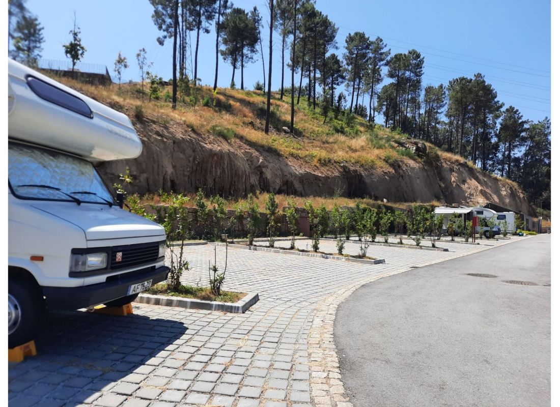 Welcome Douro - Parque de Campismo de Mourilhe — Місце для кемперів in Cinfães