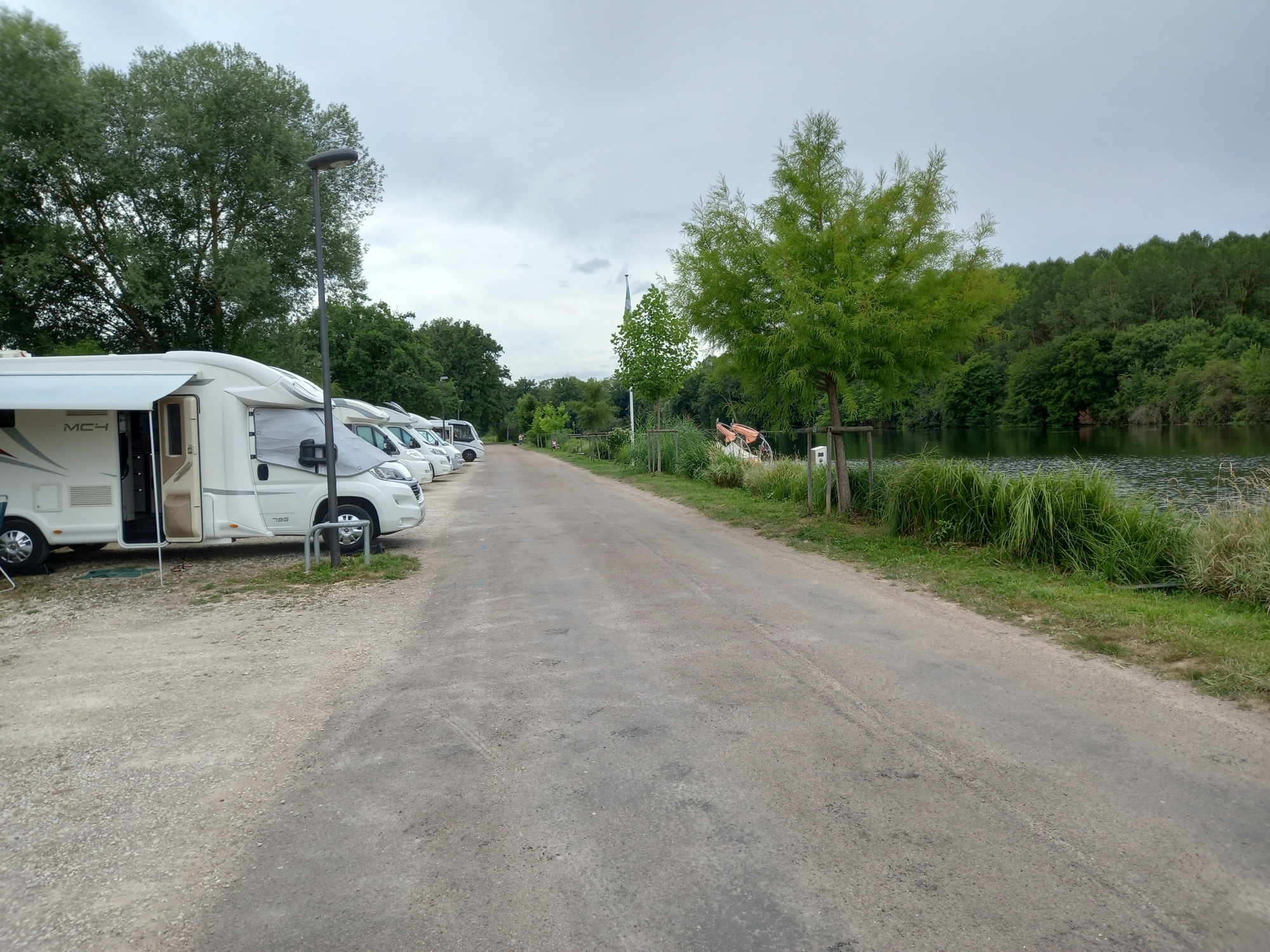 Stellplatz Gurgy — Sp. parking dla kamperów in Gurgy
