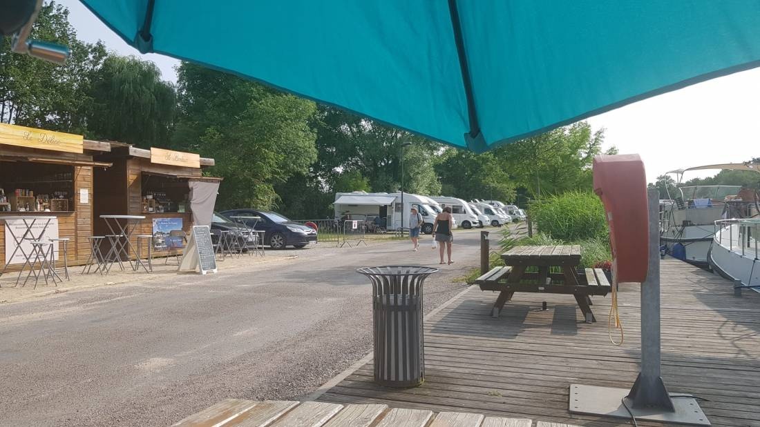 Stellplatz Gurgy — Area Autocaravanas in Gurgy