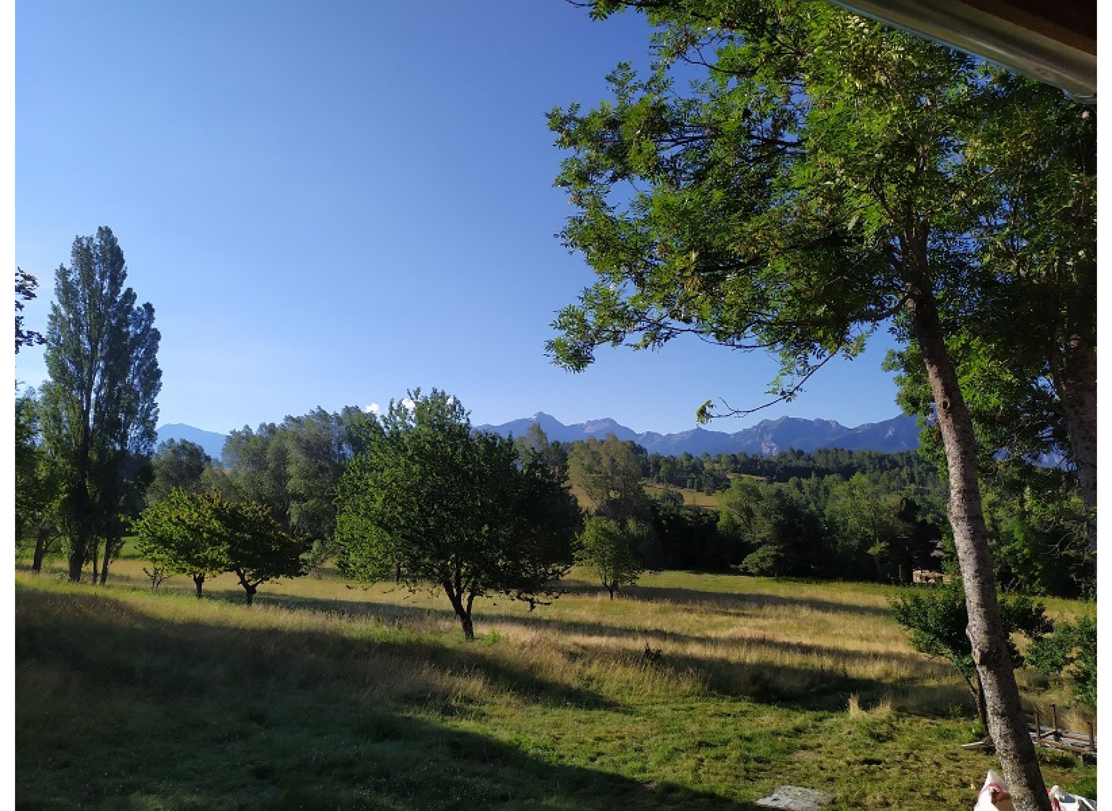 Pas de Côté — Karavan Sitesi in Puy-Saint-Eusèbe