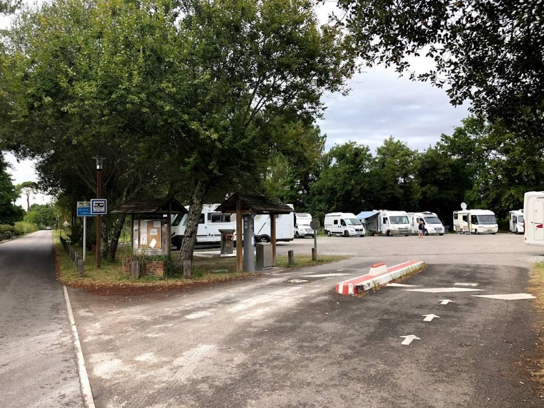 Stellplatz Parentis en Born — Camperplaats in Parentis-en-Born
