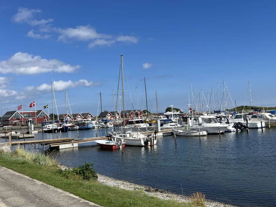 Hou Havn — Ställplats in Hals
