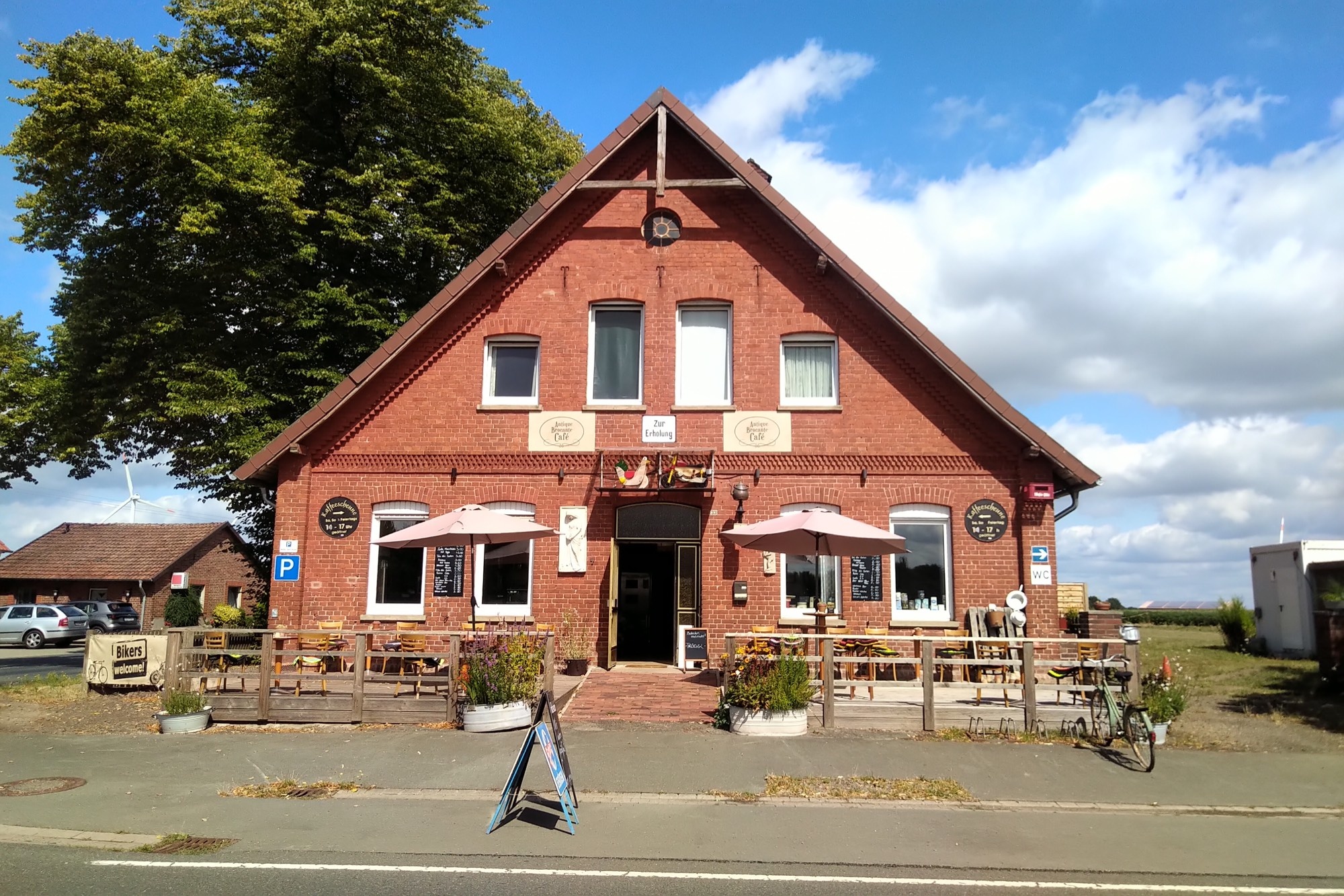 Dorf Idylle mit Anschluss an ein Café — Sp. parking dla kamperów in Stolzenau
