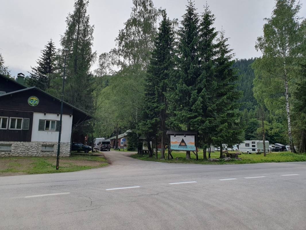 Base Camp Medvědín — Sítio de acampamento in Špindlerův Mlýn