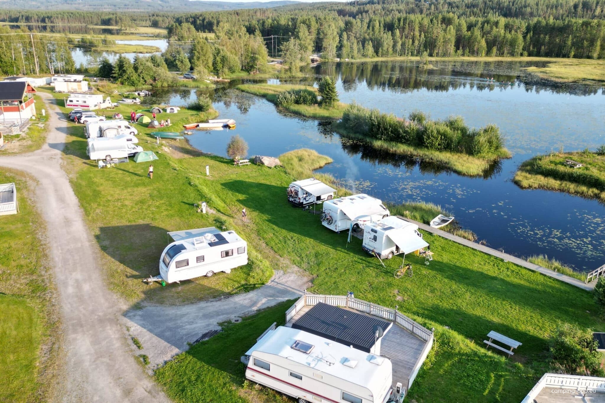 Rokosjøen Camping — Kemping in Løten