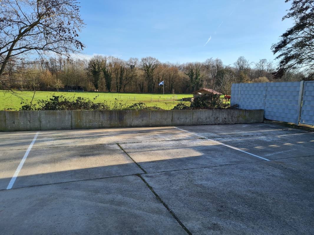 Privater ruhiger Stellplatz Nähe BAB 5 Zwingenberg-Rodau — Area Autocaravanas in Zwingenberg