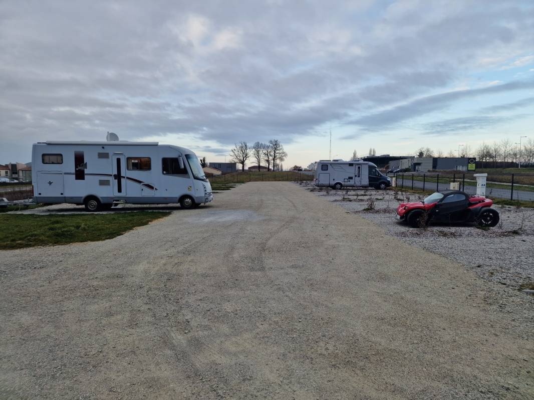 ABC Camping Car — Ställplats in Confolens