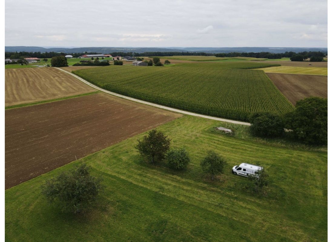 Fränkischer Sundown unter Obstbäumen — Campervan Site in Thalmässing