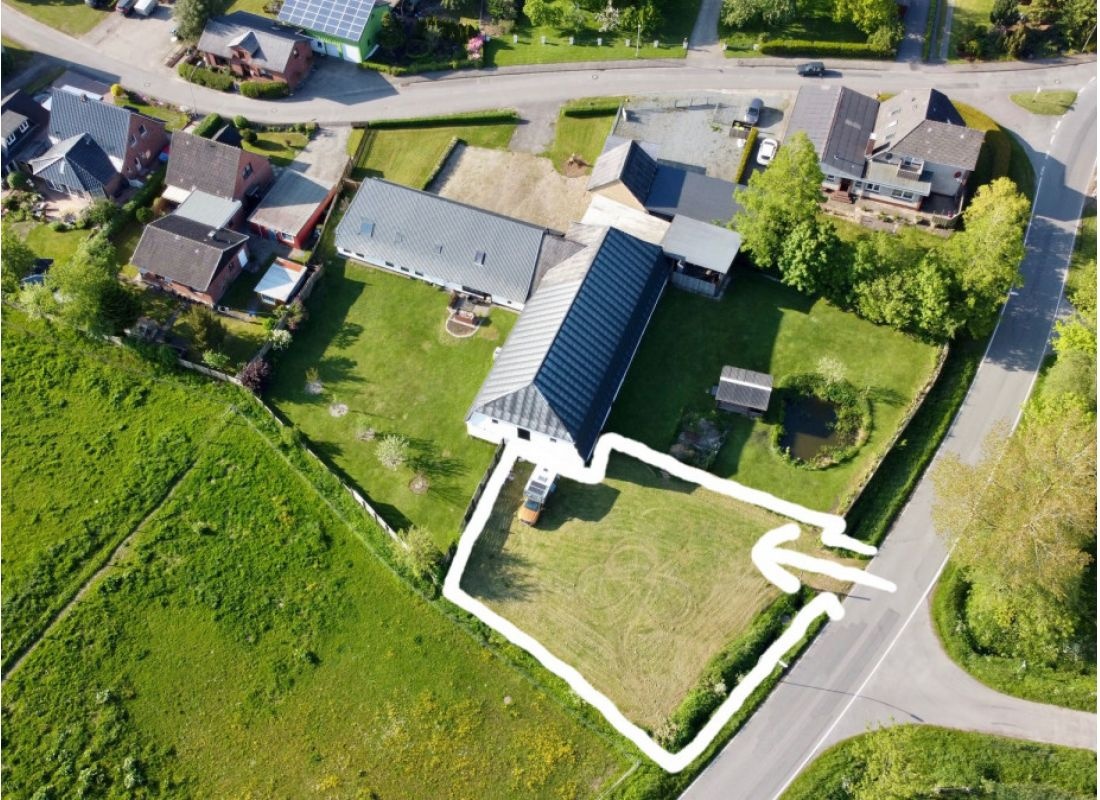 Eine Wiese inmitten von Natur — Campervan Site in Oster-Ohrstedt