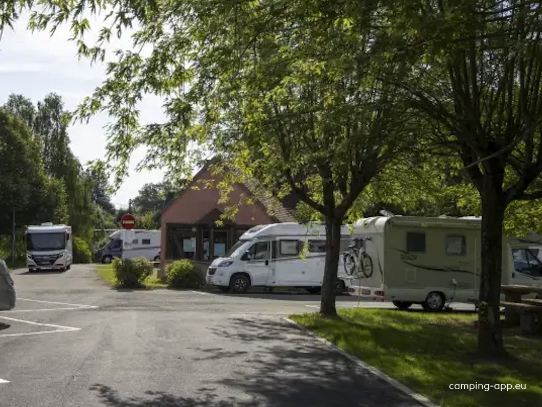 Stellplatz Chavannes-sur-l'Étang — Місце для кемперів in Chavannes-sur-l'Étang