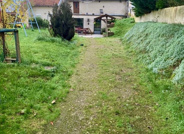 Wunderschön am Rande des Dorfes — Photo 2