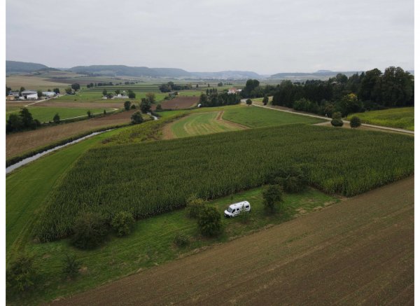 "Wild Campen" im Obstgarten mit 360°-Blick am UNESCO Geopark Ries