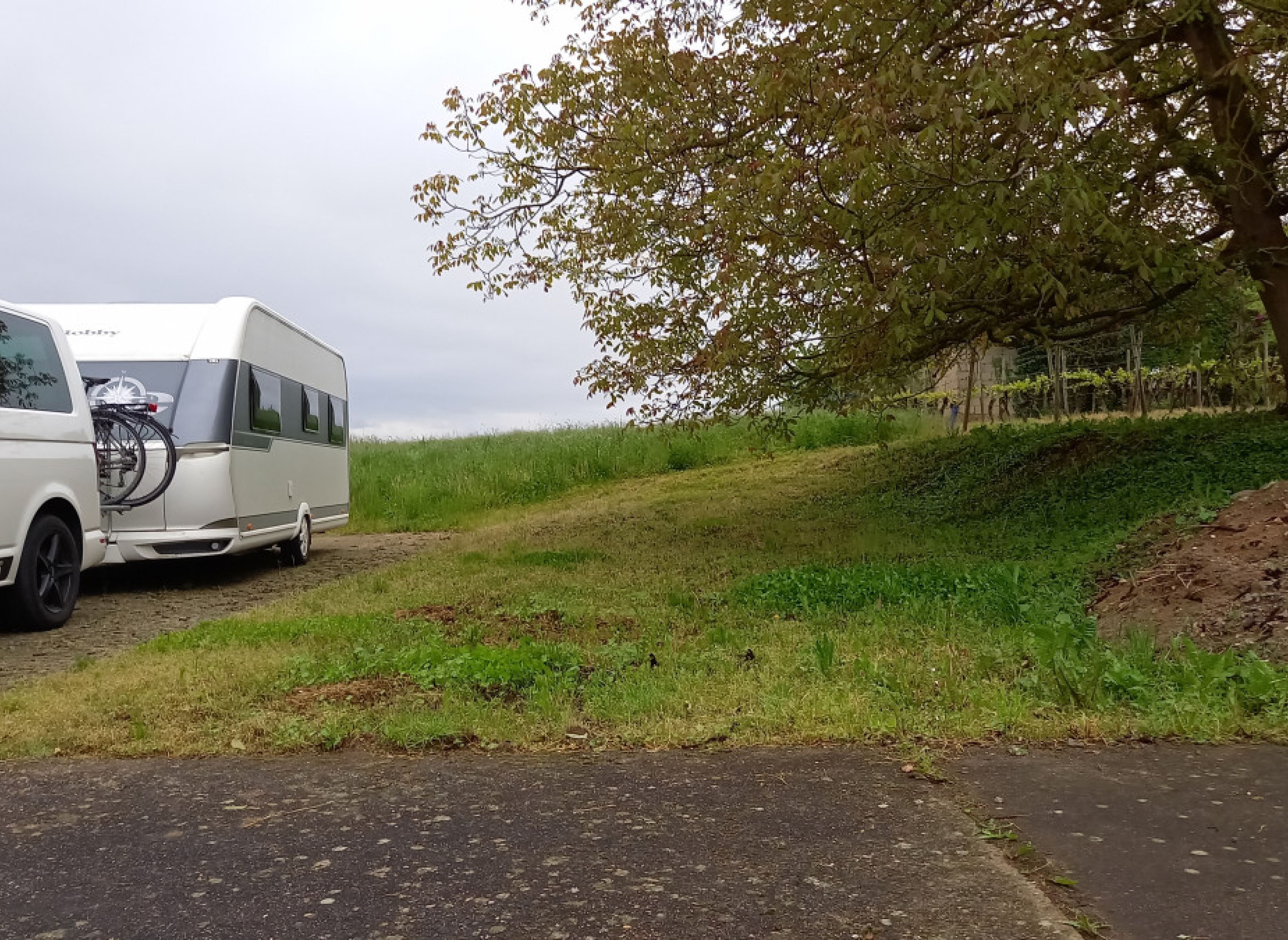 Am Nussbaum — Karavan Sitesi in Buchbrunn