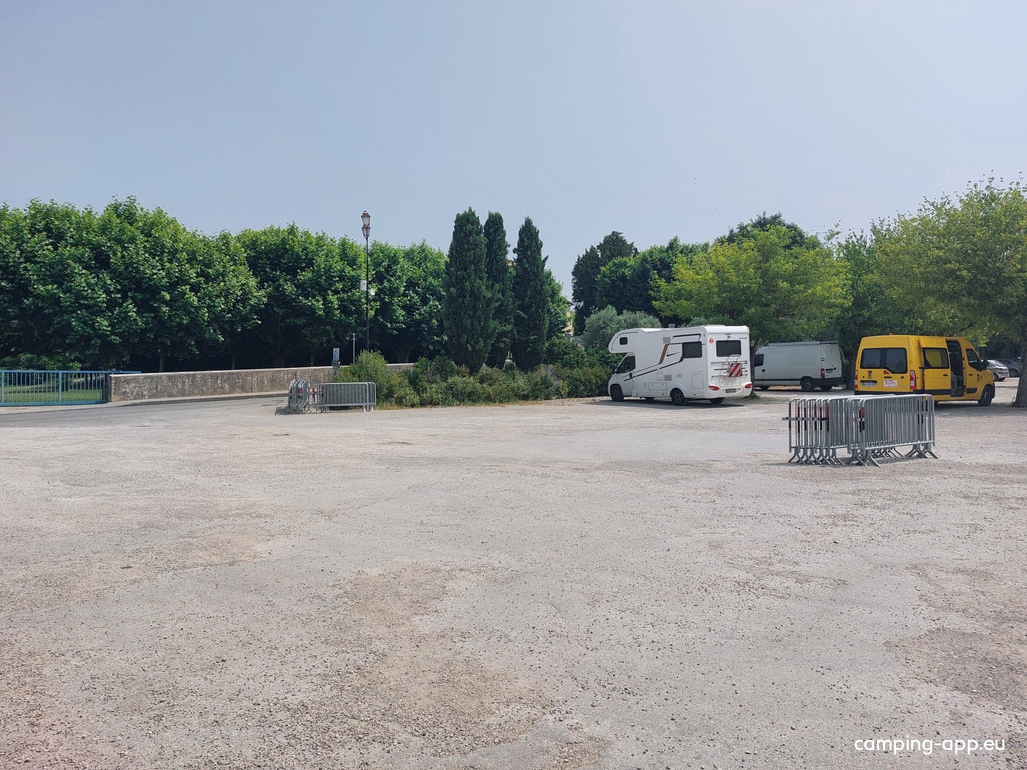 Stellplatz Malemort-du-Comtat — Camperplads in Malemort-du-Comtat
