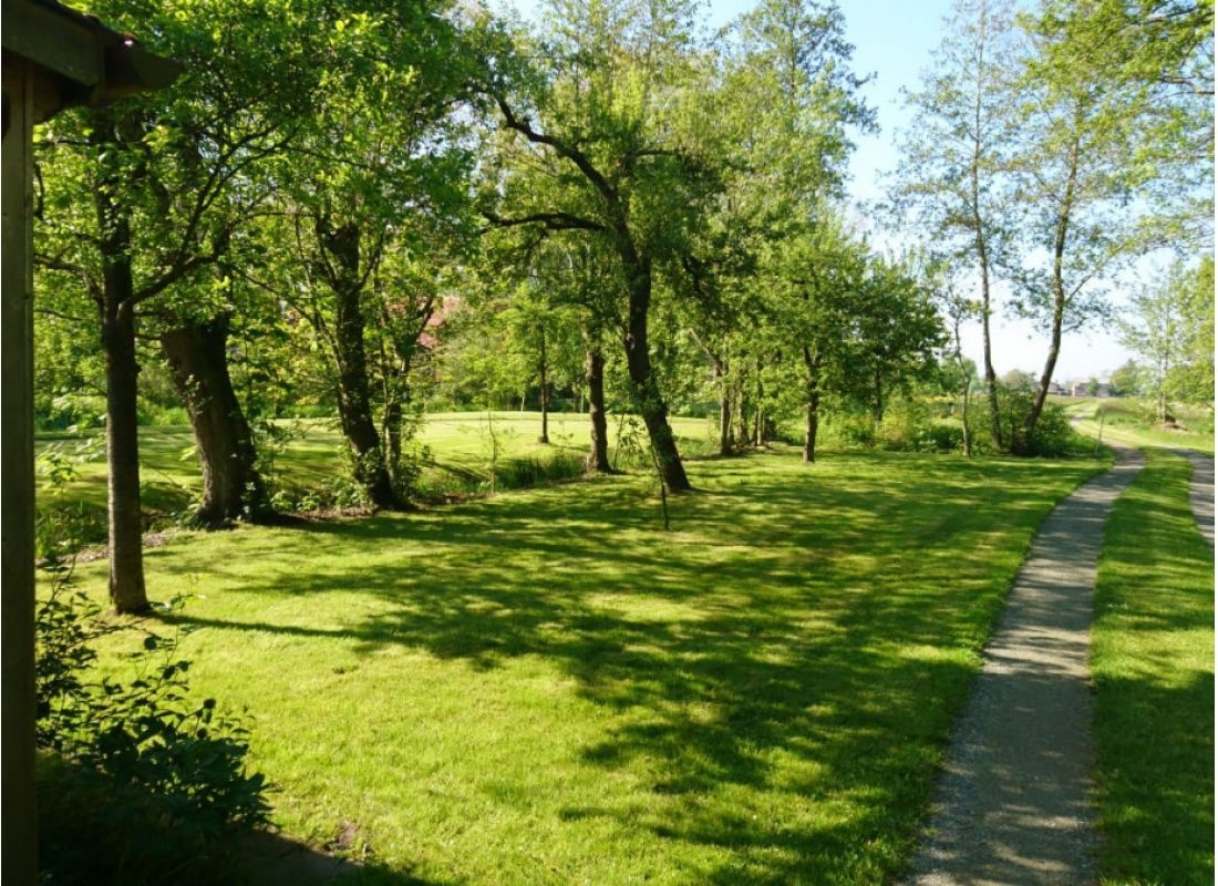 Idyllischer Gartenplatz — Campervan Site in Ihlienworth