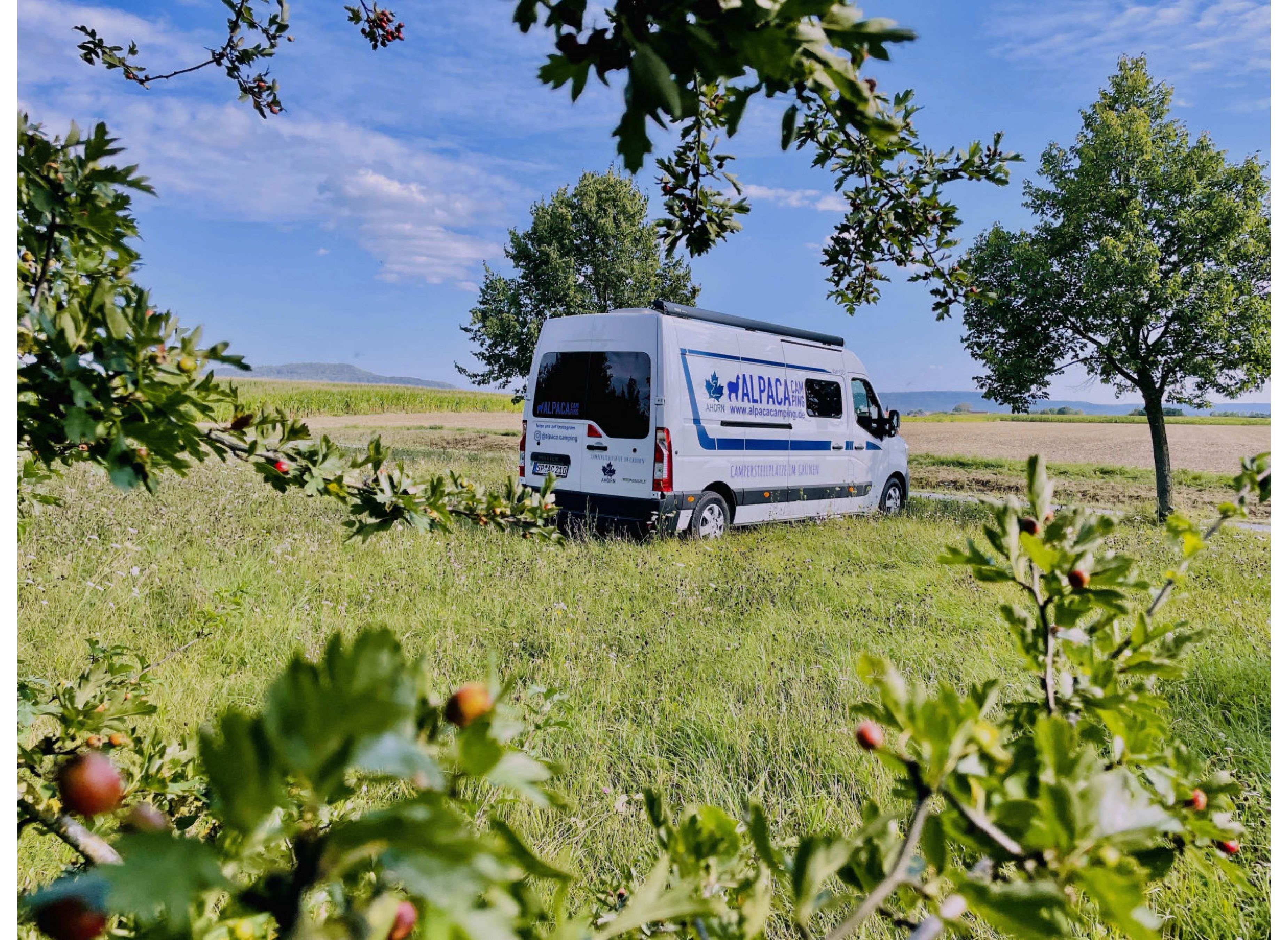Camping am Feld in Wiebelsberg — Karavan Sitesi in Oberschwarzach