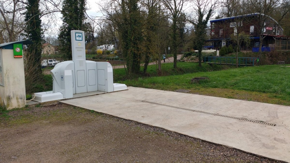 Stellplatz Marina de Corre — Campervan Site in Corre