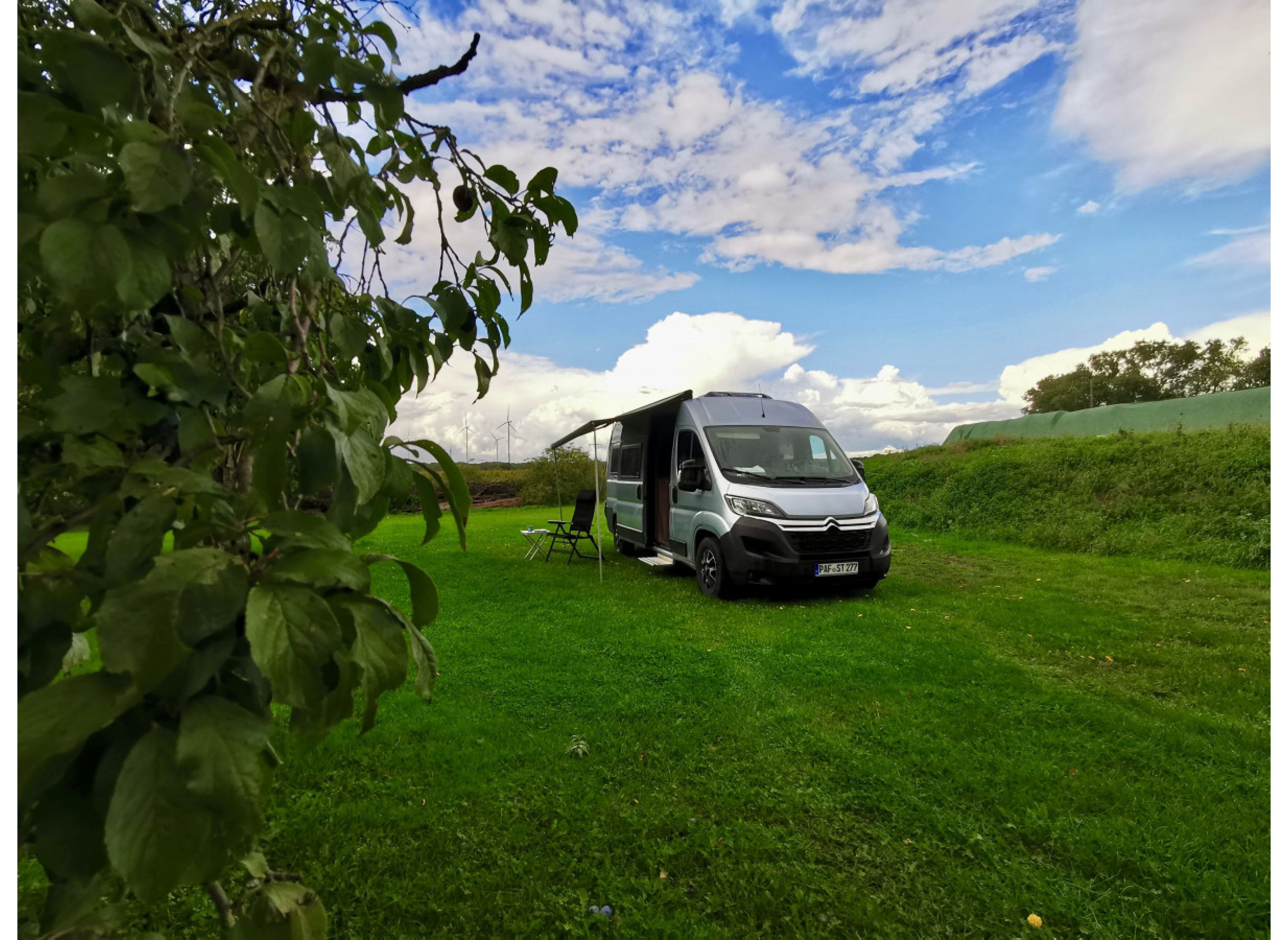Camping unter Obstbäumen am Reiterhof — Campervan Site in Kalbe (Milde)