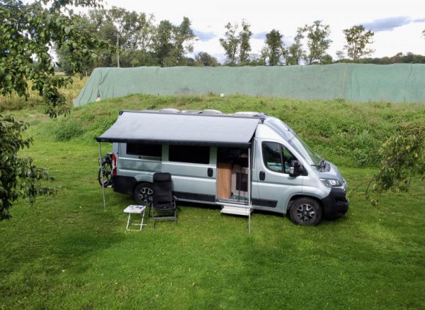 Camping unter Obstbäumen am Reiterhof — Photo 2