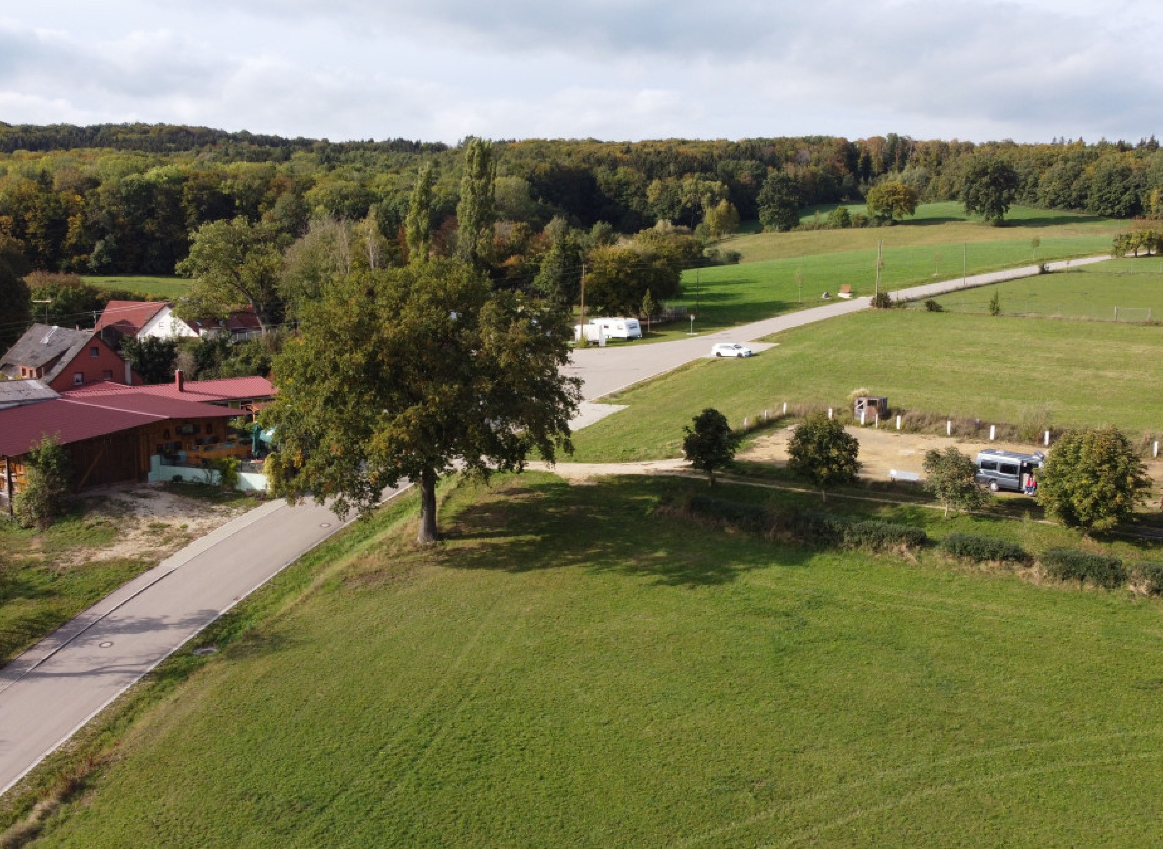 Zwischen Alb und Alpen" — Sp. parking dla kamperów in Blindheim